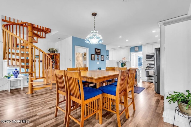 dining room with light hardwood / wood-style floors