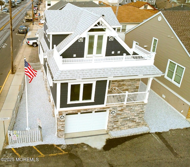 view of front of house featuring a garage