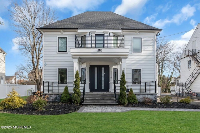 view of front of house with a front lawn