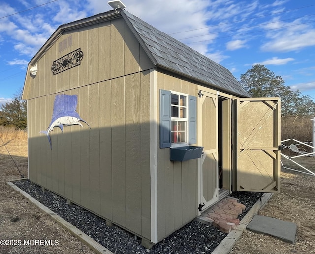 view of outbuilding