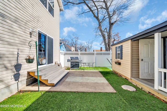 view of yard with a patio area