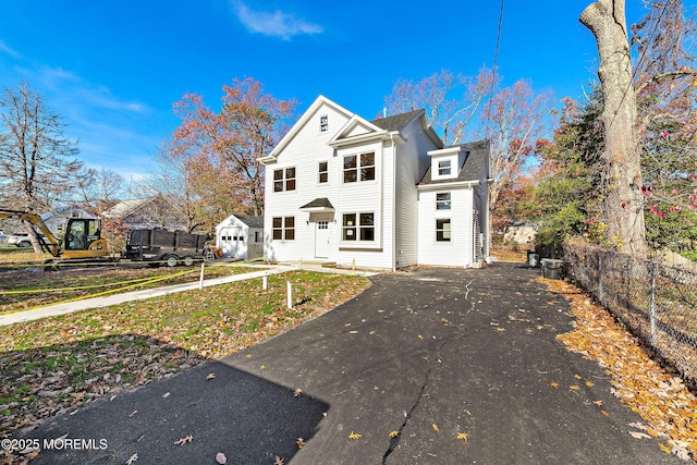 view of front property