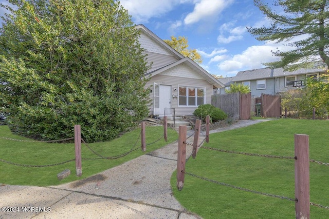 100 Governors Rd Unit 1000, Lakewood, NJ 08701 - view of front facade featuring a front yard