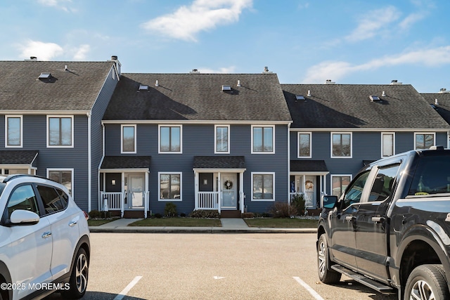 view of front of house with washer / dryer