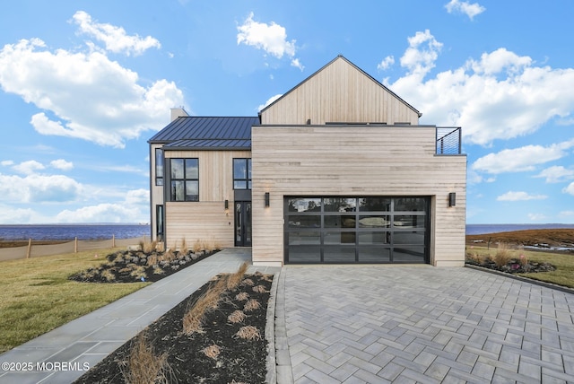 view of front of house featuring a garage