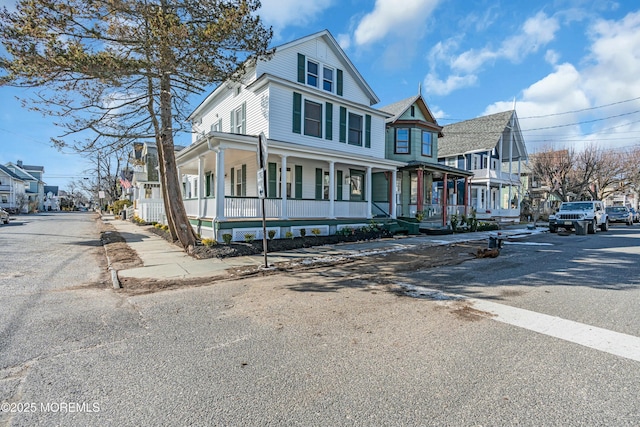 view of front of home featuring a porch