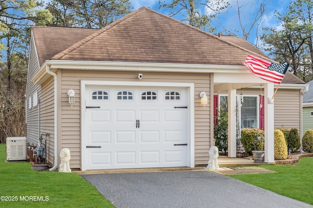 view of front facade featuring a front yard