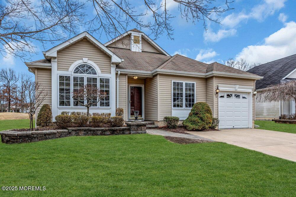 15 Shadow Creek Ct, Jackson, NJ 08527 - view of front of home featuring a front lawn, an attached garage, and driveway