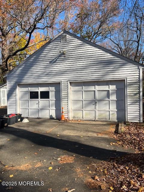 view of detached garage