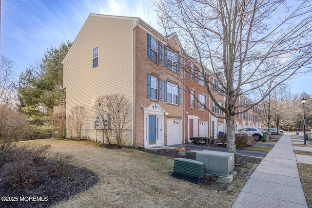 Listing photo 3 for 51 Saxton Rd Unit 44, Farmingdale NJ 07727