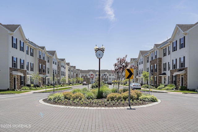 view of property's community featuring a residential view