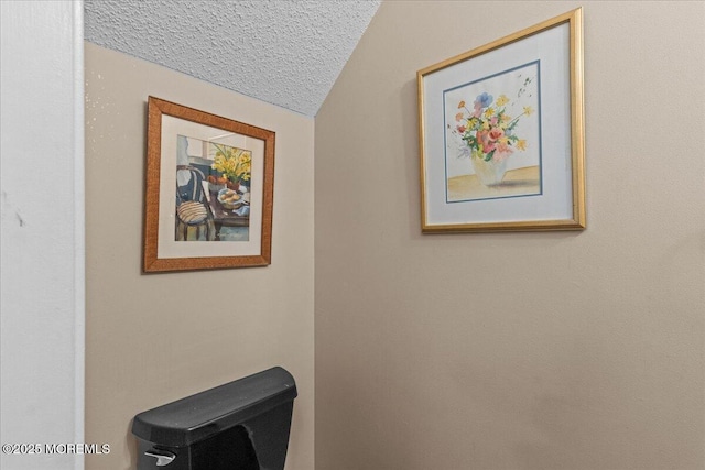 room details featuring a textured ceiling