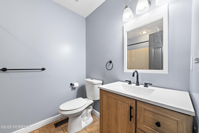 full bath with toilet, baseboards, visible vents, and vanity