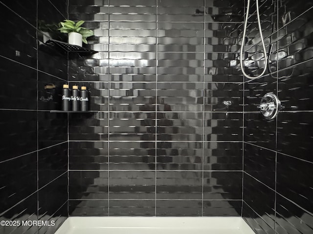 61B Hedge Dr, Lakewood, NJ 08701 - bathroom with a tile shower
