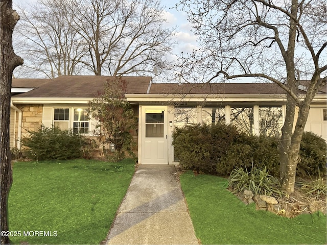 61B Hedge Dr, Lakewood, NJ 08701 - ranch-style house with stone siding and a front yard