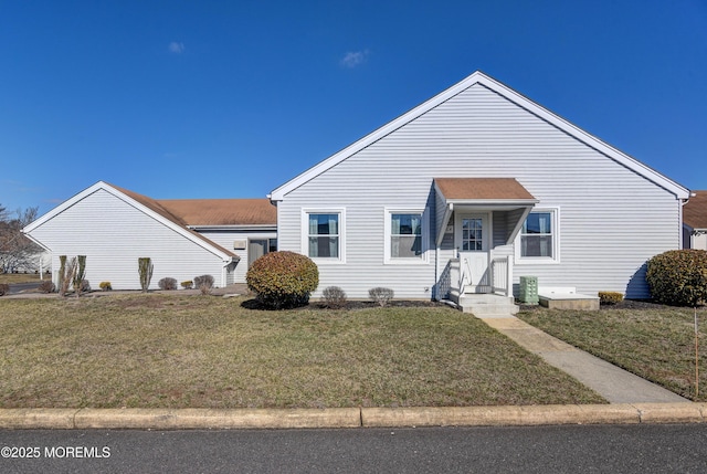 view of front of house with a front lawn