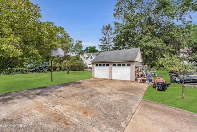 view of detached garage