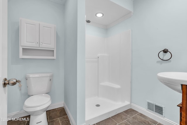 138 Summit Ave, Neptune City, NJ 07753 - full bath featuring walk in shower, baseboards, visible vents, and toilet