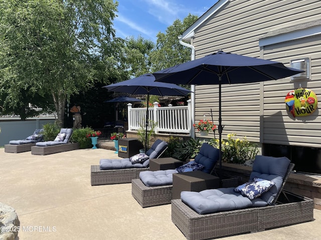 view of patio featuring an outdoor hangout area