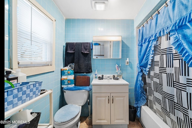 full bath with toilet, vanity, tile walls, decorative backsplash, and shower / bath combination with curtain