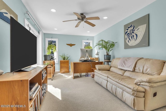 living area with ceiling fan, carpet flooring, and recessed lighting