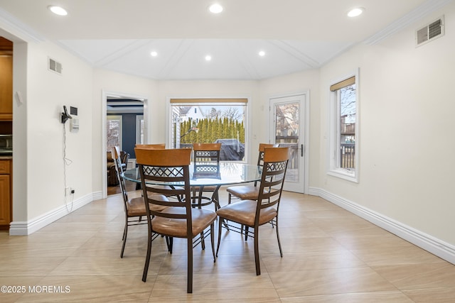 dining space with recessed lighting, visible vents, and baseboards