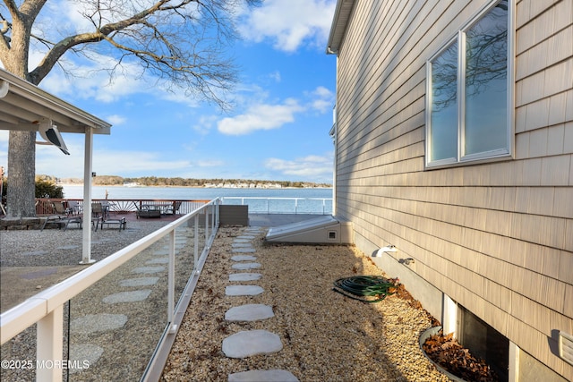 view of yard featuring a water view