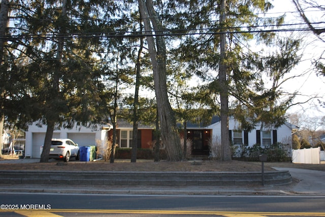 view of front facade with a garage