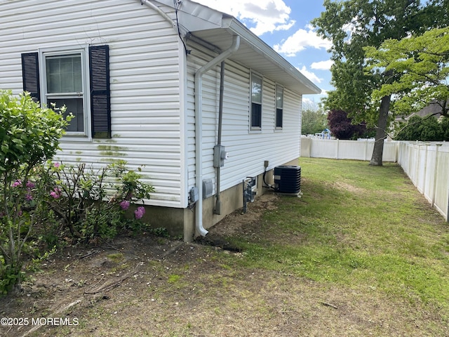 550 Wall St, Eatontown, NJ 07724 - view of side of property with cooling unit