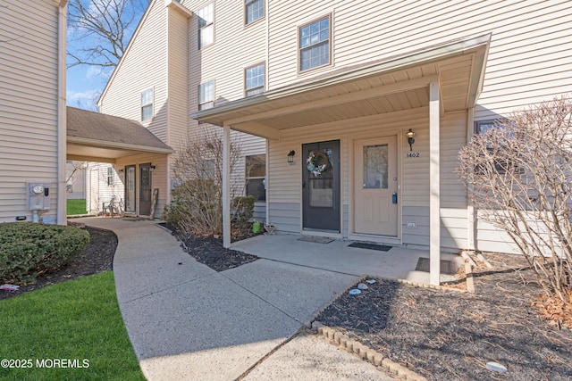 entrance to property with covered porch