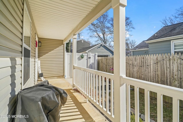 balcony featuring area for grilling