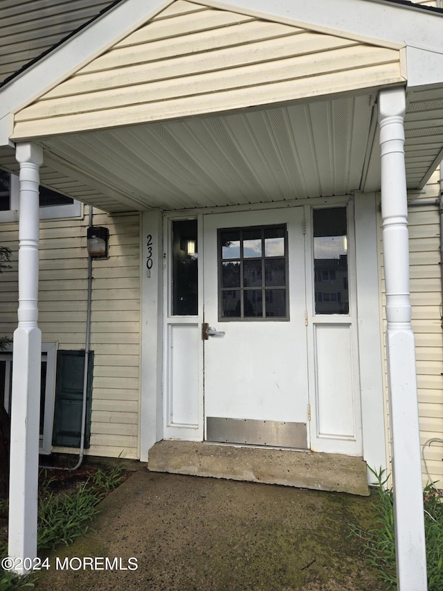 view of property entrance