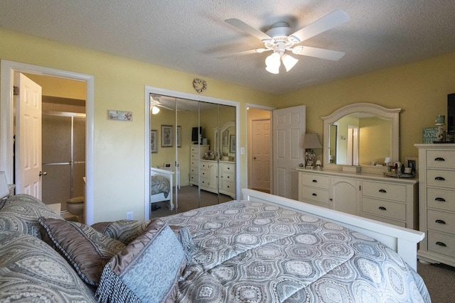 bedroom featuring connected bathroom, a ceiling fan, a closet, and a textured ceiling