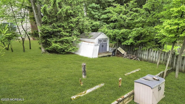 136 Van Brackle Rd, Matawan, NJ 07747 - view of yard