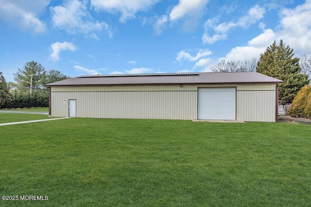 view of detached garage