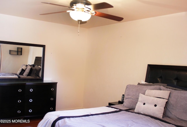 bedroom featuring ceiling fan