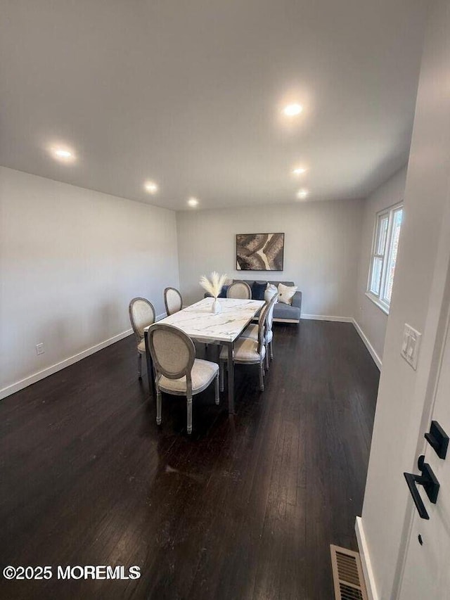 dining area featuring recessed lighting, visible vents, baseboards, and wood finished floors