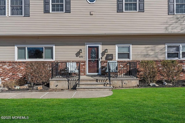 551 Chester Pkwy, Belford, NJ 07718 - property entrance featuring a lawn