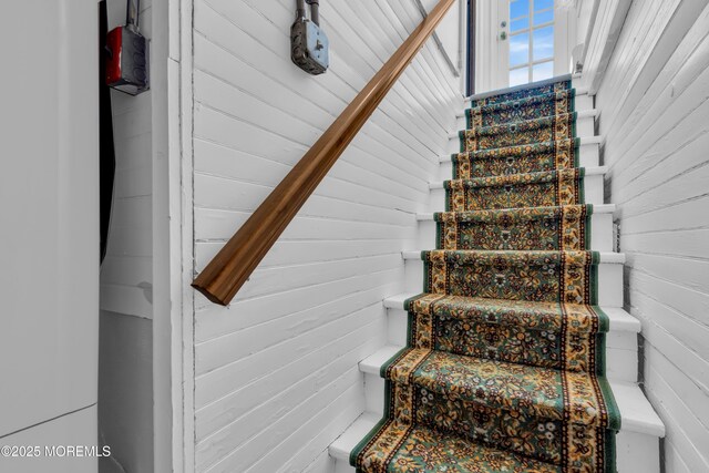 2-4 NE Central Ave, Seaside Park, NJ 08752 - view of stairs