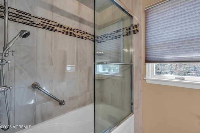 full bathroom with enclosed tub / shower combo