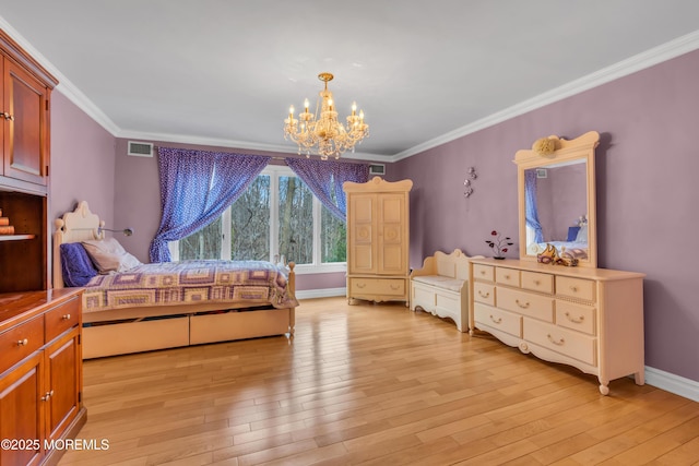 bedroom with baseboards, visible vents, light wood finished floors, an inviting chandelier, and crown molding