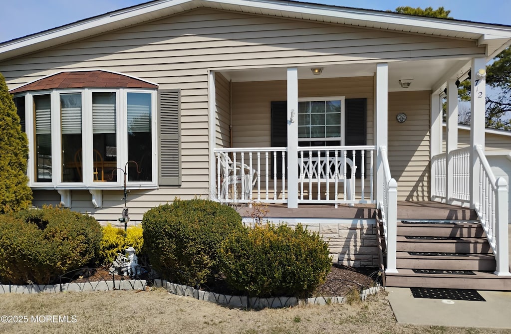 view of front of home with covered porch