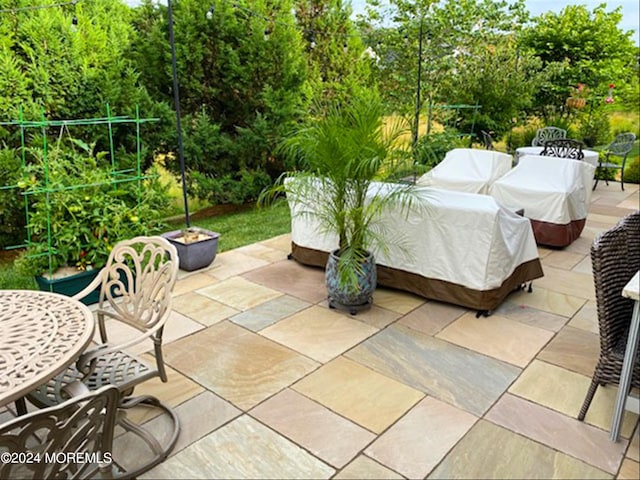 view of patio with outdoor dining space