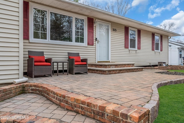 view of front facade with a patio