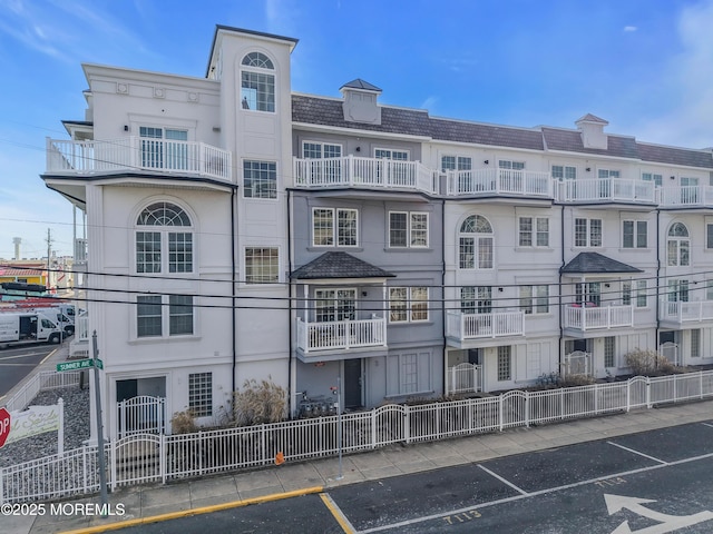 Listing photo 3 for 15 Sumner Ave Unit 2, Seaside Heights NJ 08751