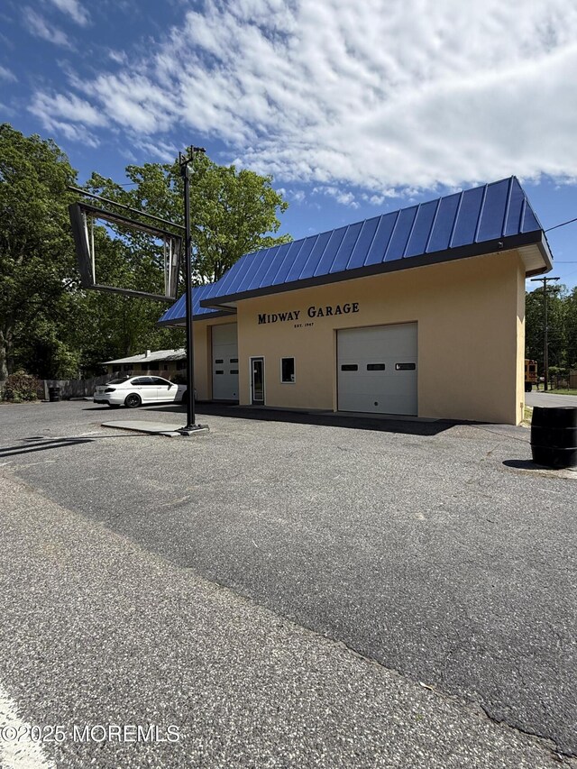 185 W Commodore Blvd, Jackson, NJ 08527 - view of garage