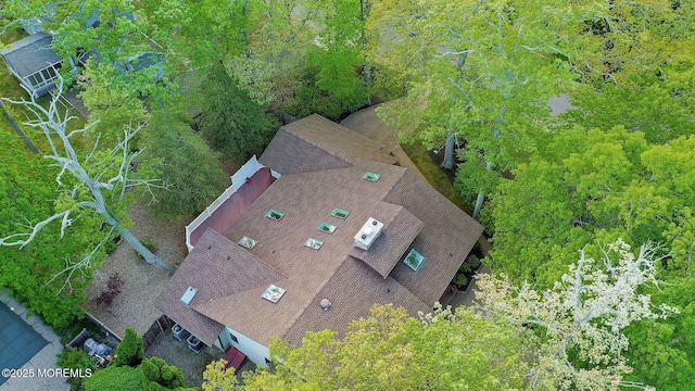 aerial view of property and surrounding area