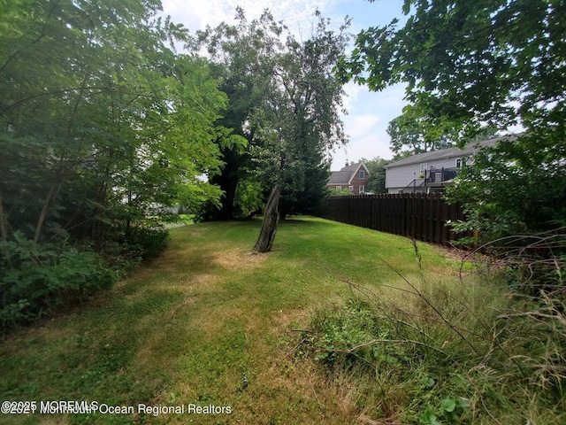 92 Compton St, Belford, NJ 07718 - view of yard featuring fence