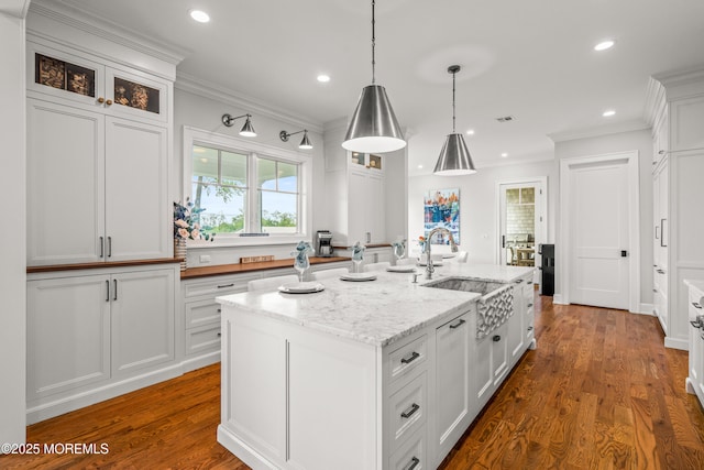 11 Beacon Hill Rd, Atlantic Highlands, NJ 07716 - kitchen with a sink, a kitchen island with sink, white cabinets, glass insert cabinets, and recessed lighting