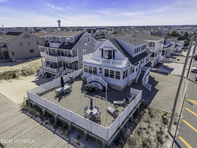 birds eye view of property featuring a residential view